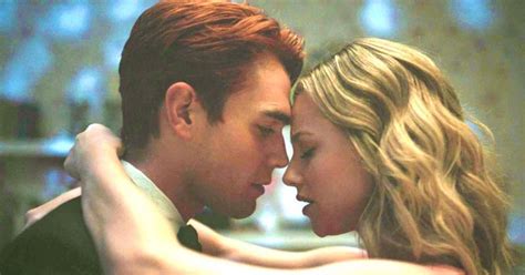 Riverdale Season 5 Premiere Will Jughead And Betty Break Up Fans Slam Cheating Archie As A