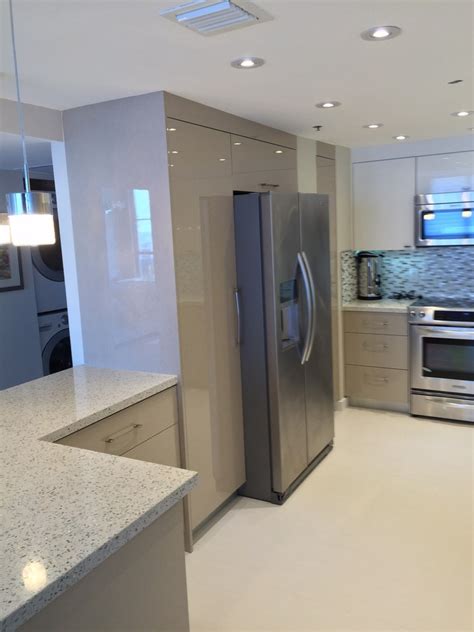 High Gloss Acrylic Laqcuered Kitchen Modern Kitchen Miami By