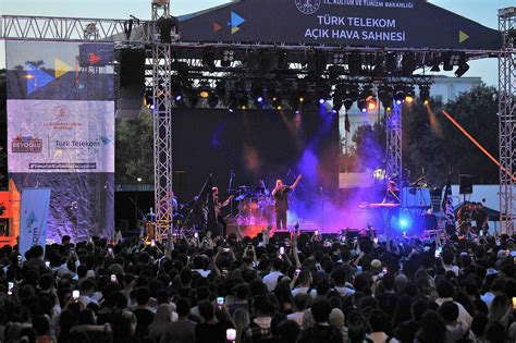 Beyo Lu K Lt R Yolu Festivali Co Kusu T Rk Telekom Ile Y Kseliyor