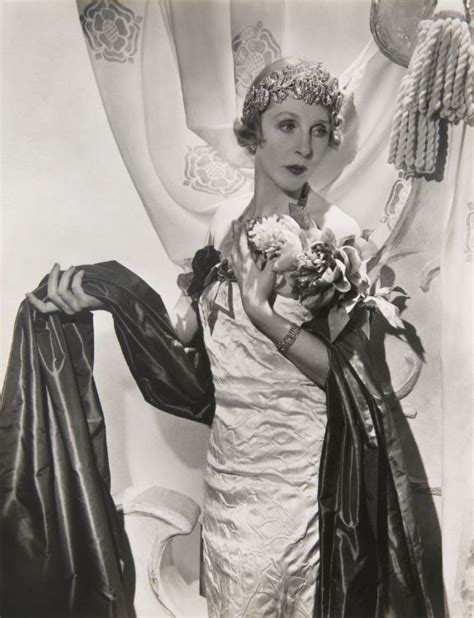 A shutterstock szerkesztői képekből álló gyűjteménye sok egyéb mellett tartalmazza society darling lady diana manners lady diana című stockfotónkat is. LADY DIANA DUFF COOPER FOR 'VOGUE', 1937 | Cecil beaton ...