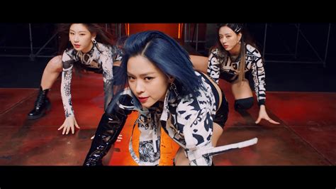 Itzy Wannabe Mv Screencaps And Who’s Who K Pop Database Itzy Love Hair Dyed Hair