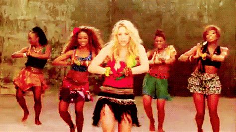 Dancing Shakira Waka Waka Gif From Giphy Shakira Gifs Waka Waka
