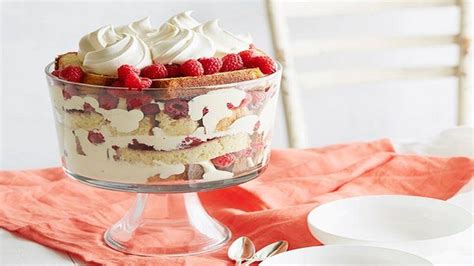 The trifle can sit for a while at room temperature. Barefoot Contessa Trifle Dessert / English Christmas ...
