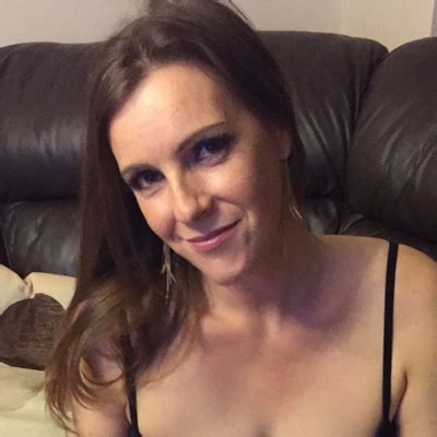Real UK Milfs On Twitter Imagine Getting Your Cum On Her Shiny Dress