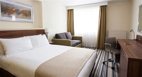 Over 3000 Holiday Inn Hotel Rooms Supplied With Casegoods Furnotel