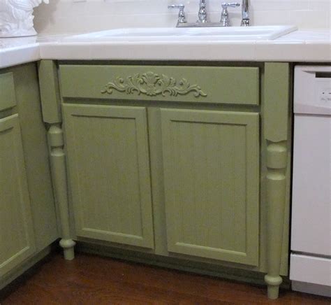 Free, cheap, or bartered cabinets from groups or lists. Love the legs on this kitchen sink cabinet...maybe should ...