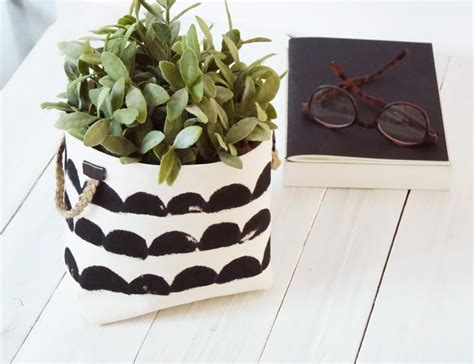 Low to high sort by price: DIY : Cache pot inspiration Ferm Living - Black Confetti