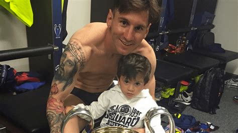 This lionel messi's tattoo meaning is quite clear: MZALENDO BLOG: MESSI AMECHORA TATOO ZA AINA MBALIMBALI ...