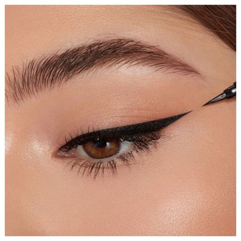 Five Basic Eyeliner Styles Every Woman Should Know