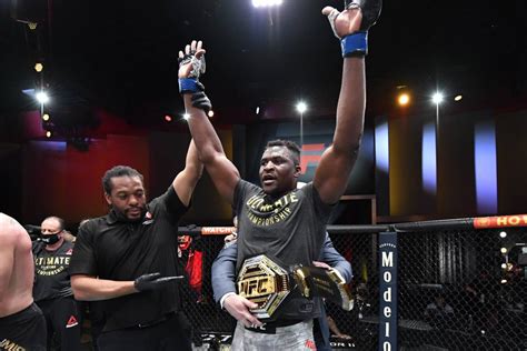 Mma Ufc 260 Francis Ngannou Est Le Nouveau Champion Des Poids