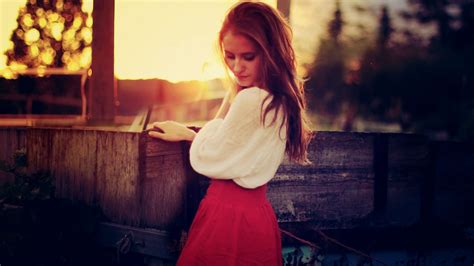 fondos de pantalla mujer modelo retrato rojo fotografía vestir falda borroso moda