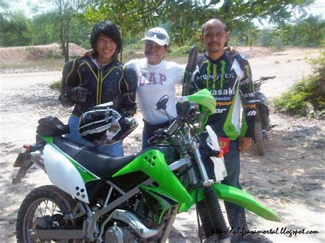 Berikut profil dewi tanjung yang disusun dewi tanjung melaporkan politikus pan eggi sudjana ke polda metro jaya atas tuduhan dugaan makar. Euphoria: Subang Bestari + Tanjung Sepat dirt biking trips Part I