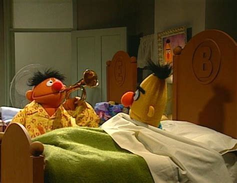 Sesame Street Ernie Bert Bed