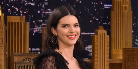 Kendall Jenner Accused Of Photoshop Fail Kendall Jenner Topless