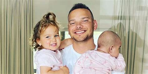 Kane Brown Shares Adorable New Photo With Daughters Kingsley And Kodi