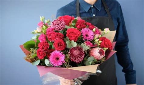 Love is more than a generic dozen. Valentine's Day flowers meaning: What flowers should YOU ...