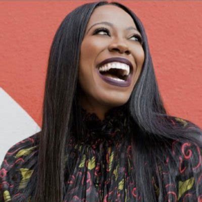 While speaking during the latest episode of her podcast jesus and jollof with author luvvie ajayi, yvonne orji broke the news that she and boyfriend, former nfl star emmanuel acho , are no longer together. Yvonne Orji Ending Engagement With Fiance Was Harsh. Net ...