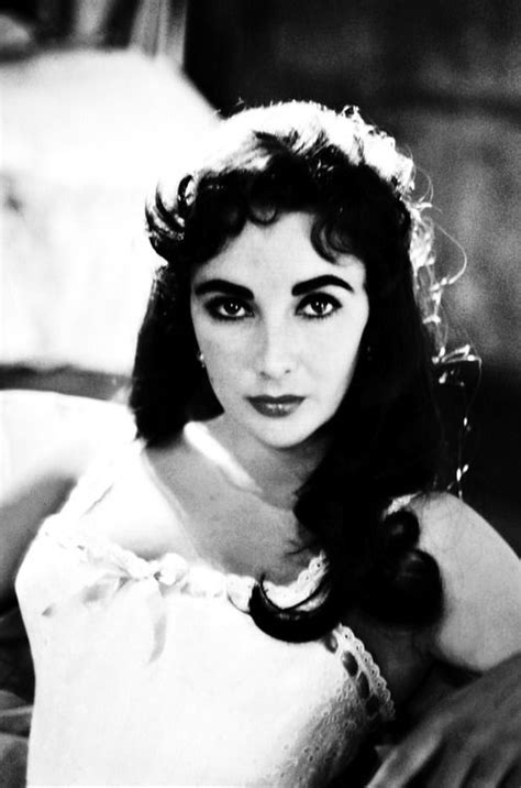 Elizabeth Taylor Photographed During The Filming Of “raintree County