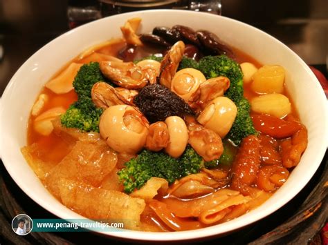Hard rock hotel penang is a trendy hotel that sets itself apart from the conventional beach resort; Hard Rock Hotel Penang's Chinese New Year Dining Offers