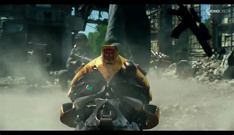 O último cavaleiro on facebook. Bumblebee se transforma | Trailer final de Transformers: O ...