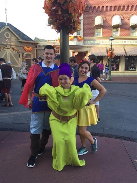 Photos Top 20 Disney Costumes From Last Nights Mickeys Not So Scary