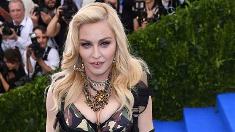 Madonna Pierde Interés Como Sex Symbol La Mayoría De Las Fotos Eróticas De Su Libro Sex Se