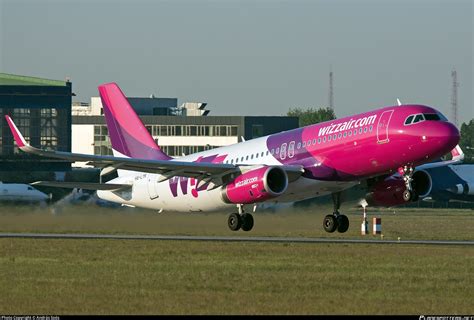 Wizz air is committed to building a diverse network so everyone, everywhere can benefit from travelling at affordable prices. HA-LYK Wizz Air Airbus A320-232(WL) (With images)