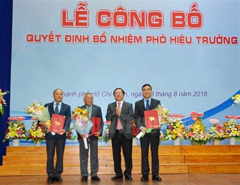Jul 10, 2021 · logo đại học khoa học xã hội và nhân văn. Trao quyết định bổ nhiệm 3 Phó Hiệu trưởng Trường Đại học ...