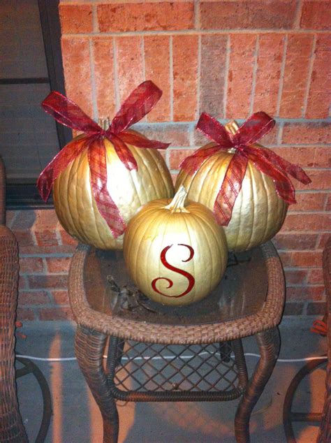 Discover and our cake decorations representative of the figurines plastic in contact with food: Spray paint your fall pumpkins to match your Christmas ...