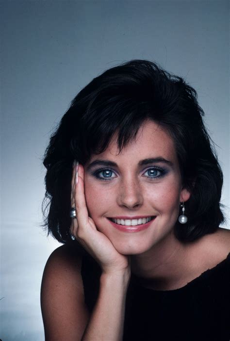 It was years prior that a young courteney cox first appeared on stage with bruce springsteen for his video dancing. Courteney Cox (1986) | photo | Pinterest