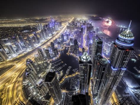 Daredevil Snaps From The Tallest Residential Building In The World