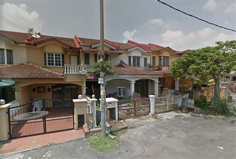 Nonetheless, serviced residence in kuala lumpur still come with necessary facilities such as security, elevators and simple common area. RUMAH LELONG, 2 STOREY TERRACE HOUSE, KUALA LUMPUR ...