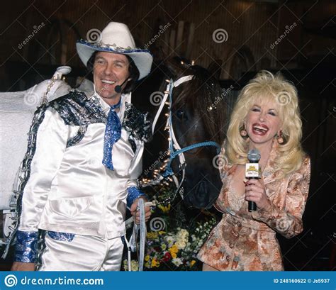 Dolly Parton Laughs It Up At The Dixie Stampede Editorial Photography