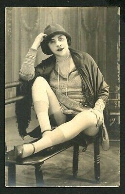 French 1920s FLAPPER Teaser Legs GRUNDWORTH Photo Cloche HAT VASTA