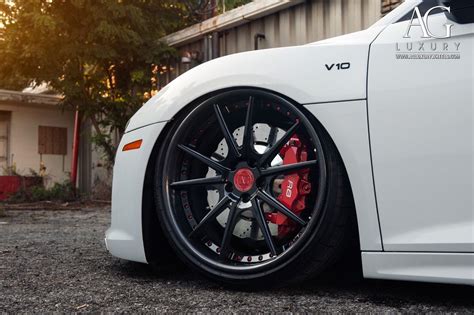 White Audi R8 Forged Wheels Air Suspension Staggered Forged Wheels Car