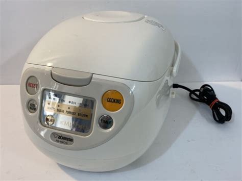 Zojirushi Micom Rice Cooker Warmer Ns Wxc10 Makes Up To 5 5 Cups