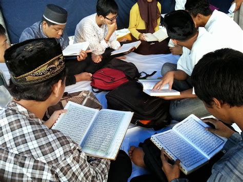Agar Remaja Islam Kaffah Media Umat