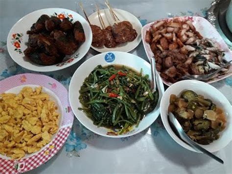 This just might be the most flavorful way to cook the bird, with all the crispiness and juiciness. ข้าวต้มกุ๋ย ฝีมือแม่ยาย เด็ดมาก food around me/homemade ...