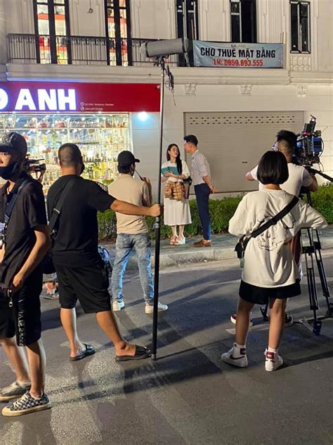 Mới đây, trailer phần 2 của bộ phim gây tranh cãi hương vị tình thân lại khiến khán giả được một phen vò đầu bứt tai. Hương vị tình thân phần 2: Lộ cảnh bà Dần nhập viện, cô ...
