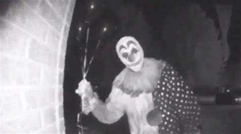 Pennywise Creepy Footage Of Clown On Homes Doorstep Takes Internet By