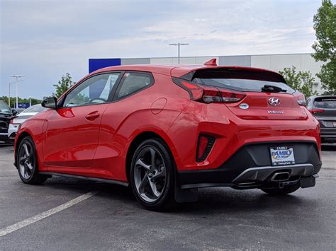 Certified Pre-Owned 2020 Hyundai Veloster 2.0 FWD 3D Hatchback