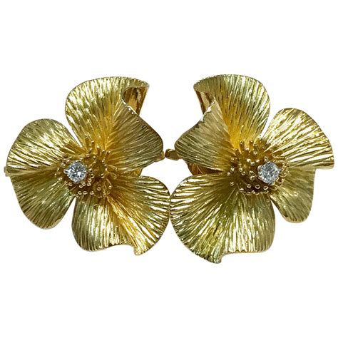1950s Freshwater Pearl Diamond Gold Platinum Flower Head Earrings At