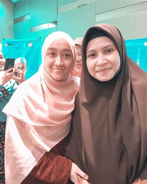 February 1, 2021 february 1, 2021 tok mudim 0 comments #aydajebat , #muzikvideo , #seksi , #ustazahasmaharun , #youtube Cantik Luar & Dalam, Wajah Ustazah Asma Harun Indah ...