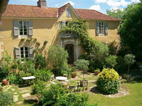 There are a total of 18 for sale at this bargain basement price. Types of Houses in France