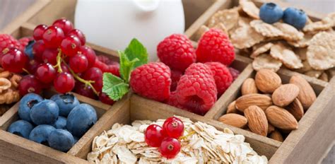 Non voglio parlarvi della fibra alimentare questo si deve al fatto che le diete del mondo occidentale portano sulla tavola cibi sempre più comodi, appetitosi, raffinati lavorati industriali e quindi poveri. I 15 alimenti più ricchi di fibre | DireDonna