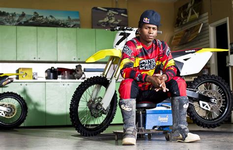 Watch 2x supercross champion james stewart break down the different elements of a supercross course at his home in haines city, fl. James Stewart Splits From JGRMX, Signs with Yoshimura ...