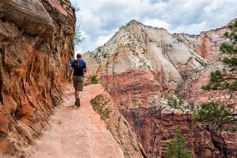 Hiking To Observation Point In Zion National Park Earth Trekkers