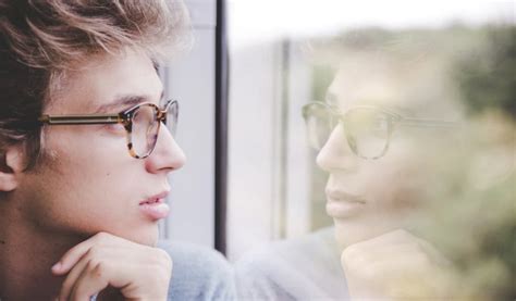 They help you identify your strengths and weaknesses and your core beliefs and values so that you can get to know yourself. Benefits Of Self-Reflection (With 4 Actionable Tips)