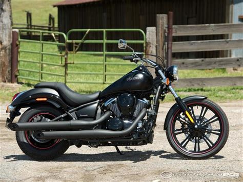 Here you can find such useful information as the fuel capacity, weight, driven wheels, transmission type, and others data according. 2012 Kawasaki Vulcan 900 Custom - Moto.ZombDrive.COM