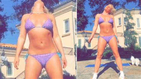 Britney Spears Zeigt Ihr Bikini Yoga Madonna24at